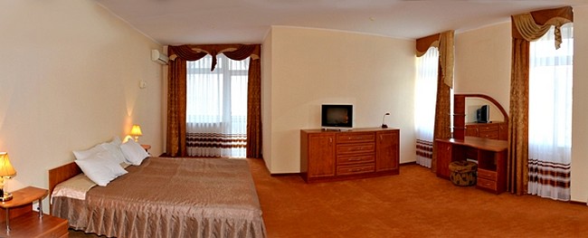 люкс плюс спальня